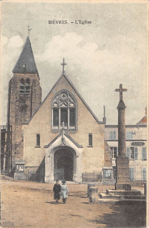 Carte postale ancienne Bievres L'eglise