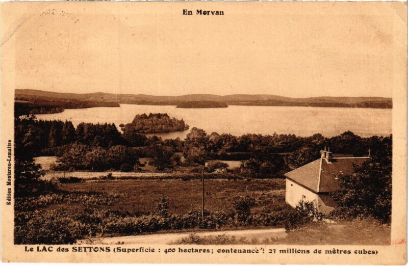 Carte postale ancienne En Morvan Le Lac des Settons Nievre