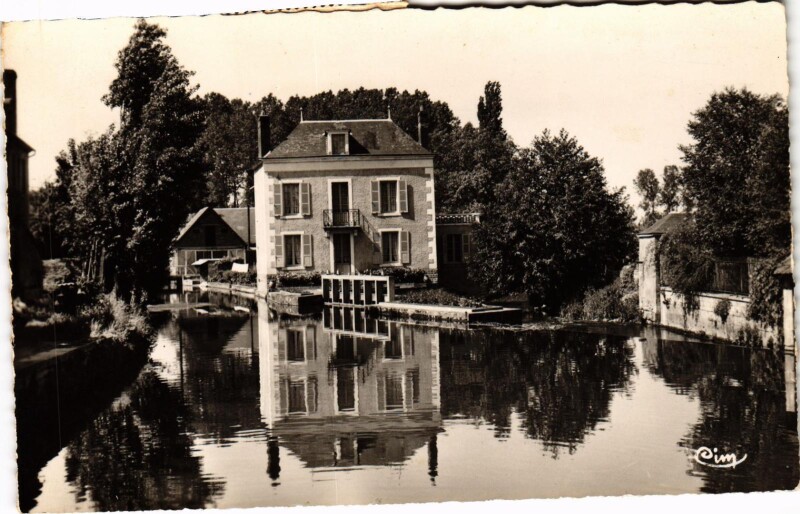 Carte postale ancienne Donzy L'Ile Huilerie sur les bords du Nohain Nievre à Donzy