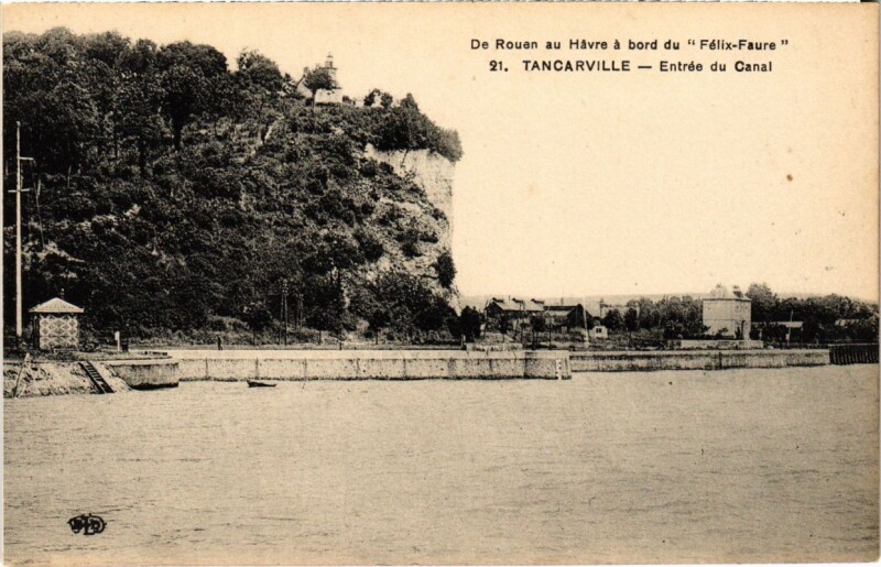 Carte postale ancienne Tancarville - Entrée du Canal à Tancarville