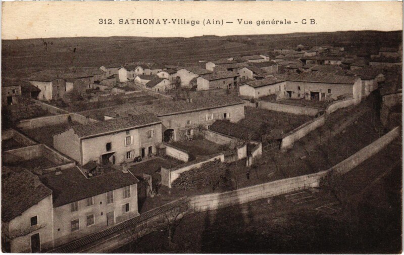 Carte postale ancienne Sathonay-Village - Vue générale