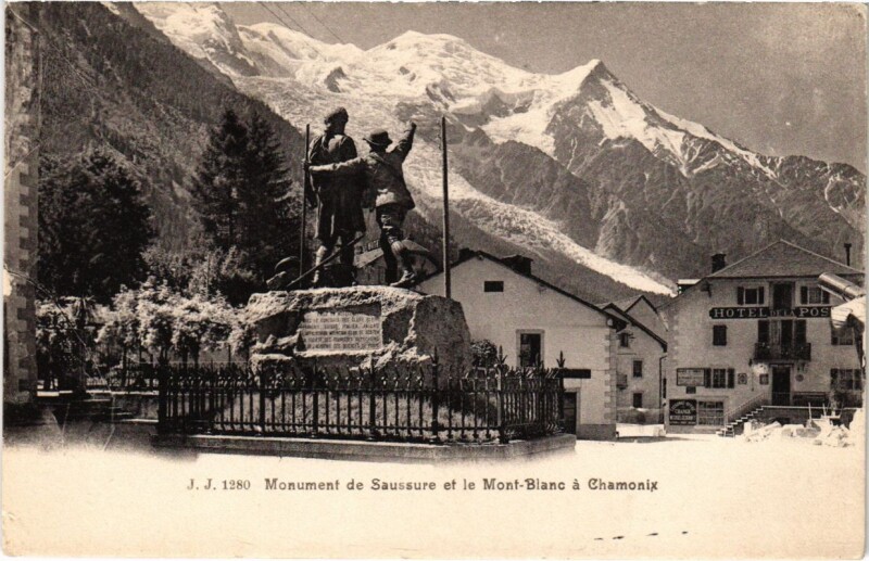 Carte postale ancienne Monument de Saussure et le Mont-Blanc a Chamonix