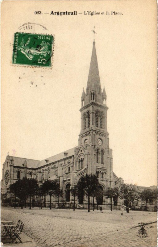 Carte postale ancienne Argenteuil - L'Eglise et la Place à Argenteuil