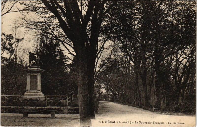 Carte postale ancienne Nerac Le Souvenir Francais