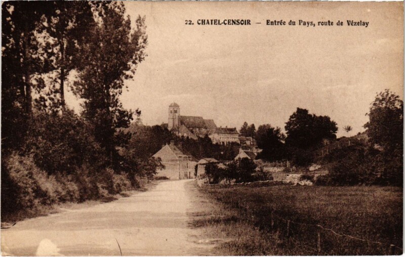 Carte postale ancienne Chatel-Censoir - Entrée du Pays à Châtel-Censoir