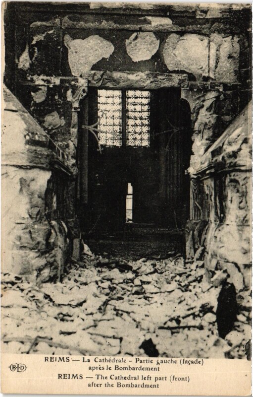 Carte postale ancienne Militaire Reims - La Cathédrale - Partie gauche à Reims