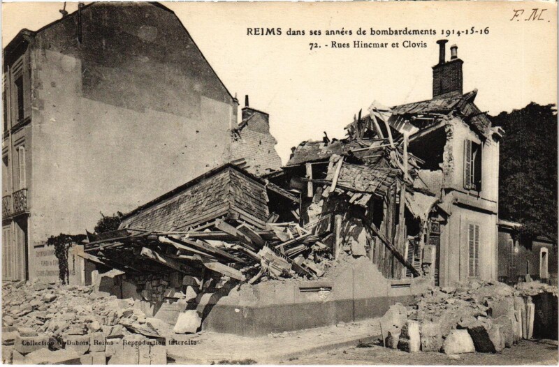 Carte postale ancienne Militaire - Reims dans ses années de Bombardements Rues à Reims