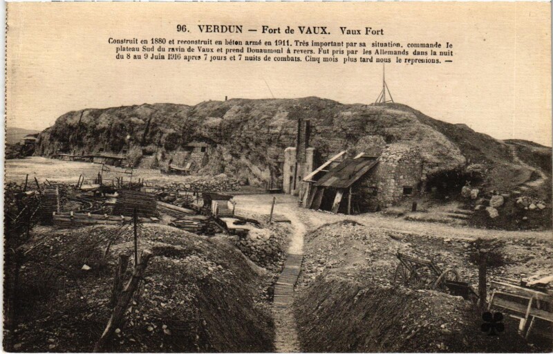 Carte postale ancienne Militaire Verdun - Fort de Vaux à Verdun