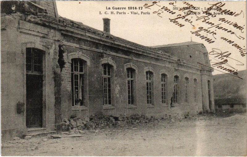 Carte postale ancienne Militaire Verdun - La Mairie à Verdun
