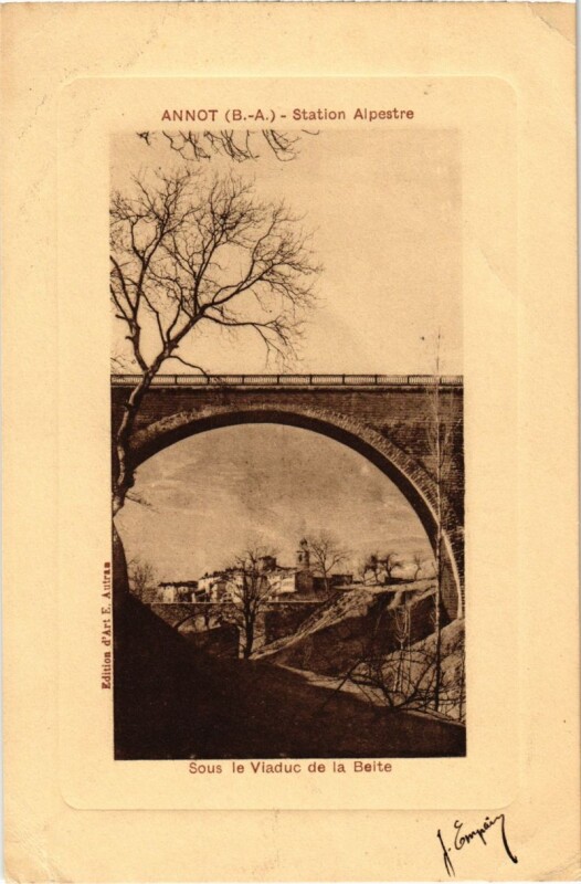 Carte postale ancienne Annot Station Alpestre à Annot