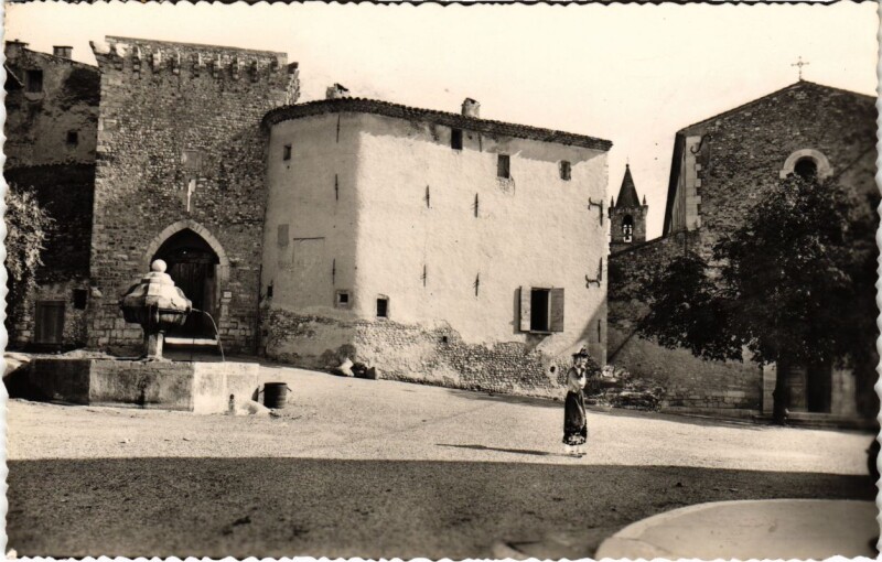 Carte postale ancienne Riez Vestiges romains