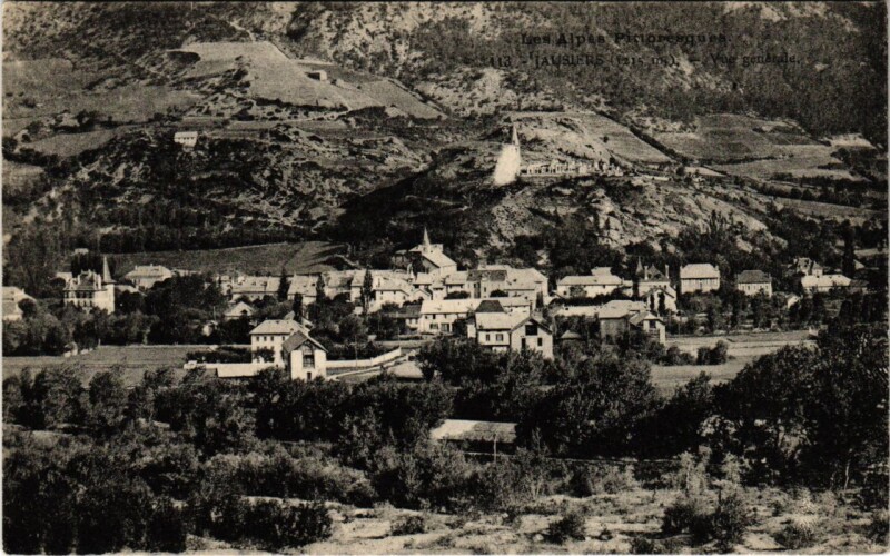 Carte postale ancienne Les Alpes Pittoresques Jausiers Vue generale à Jausiers