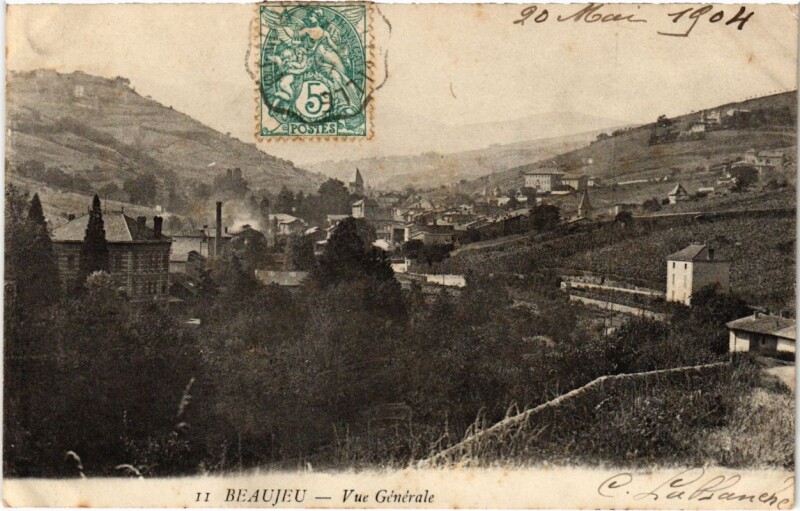 Carte postale ancienne Beaujeu Vue generale à Beaujeu