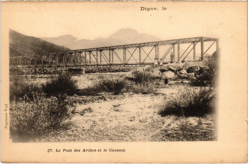 Carte postale ancienne Le Pont des Arches et le Cousson