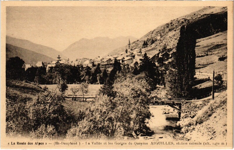 Carte postale ancienne La Vallée et les Gorges du Queyras