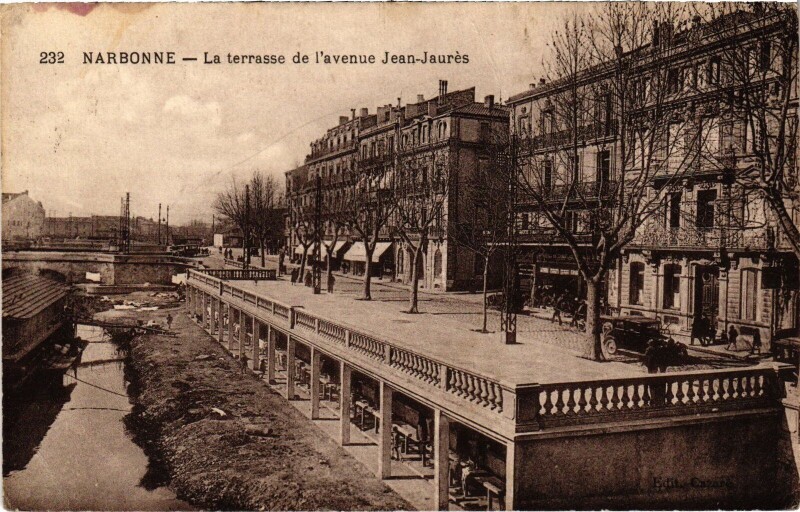 Carte postale ancienne Narbonne - La terrasse de l'Avenue Jean-Jaurés à Narbonne