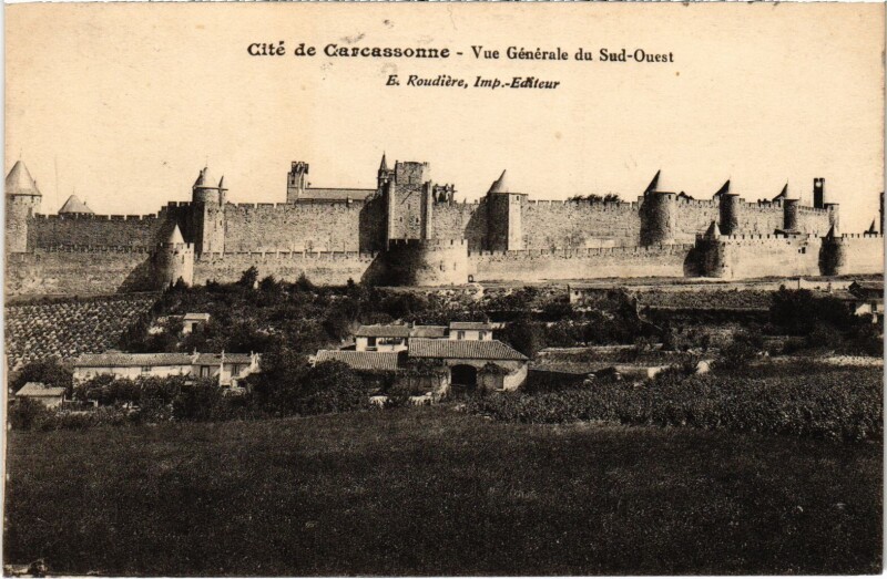 Carte postale ancienne Cité de Carcassonne - Vue générale du Sud-Ouest à Carcassonne