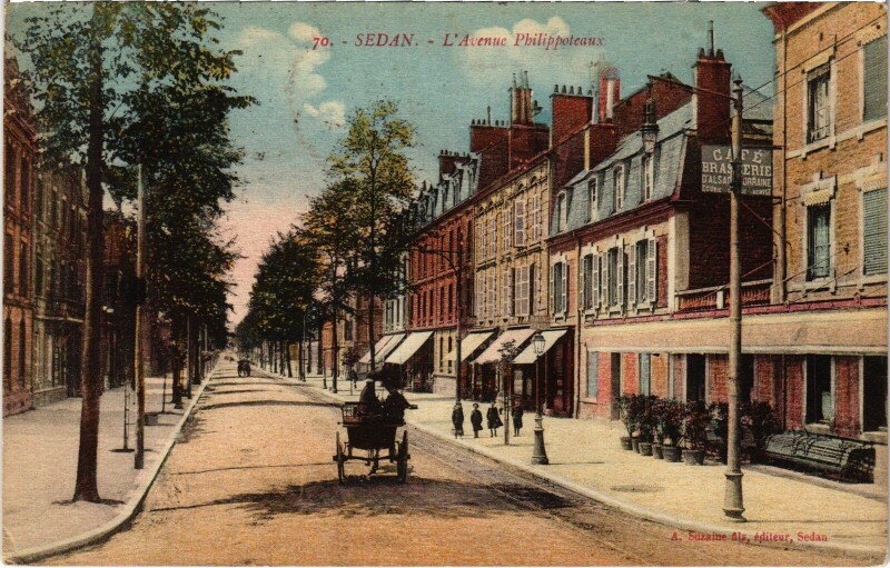 Carte postale ancienne Sedan - L'Avenue Philippoteaux à Sedan