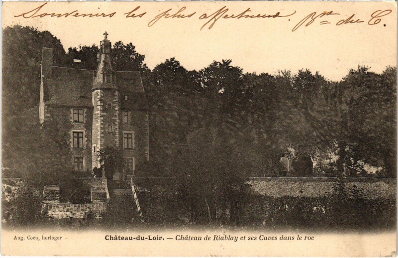 Carte postale ancienne Chateau-du-Loir - Chateau de Riablay et ses Caves dans le roc