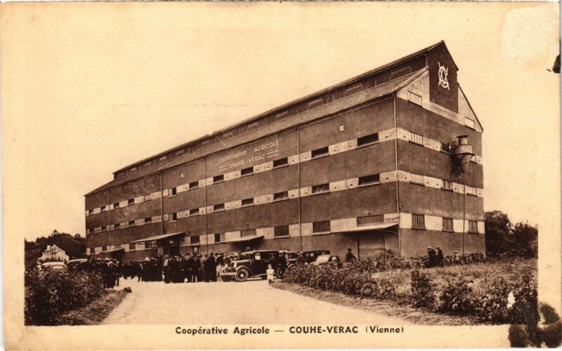 Carte postale ancienne Coopérative Agricole - Couhe-Verac