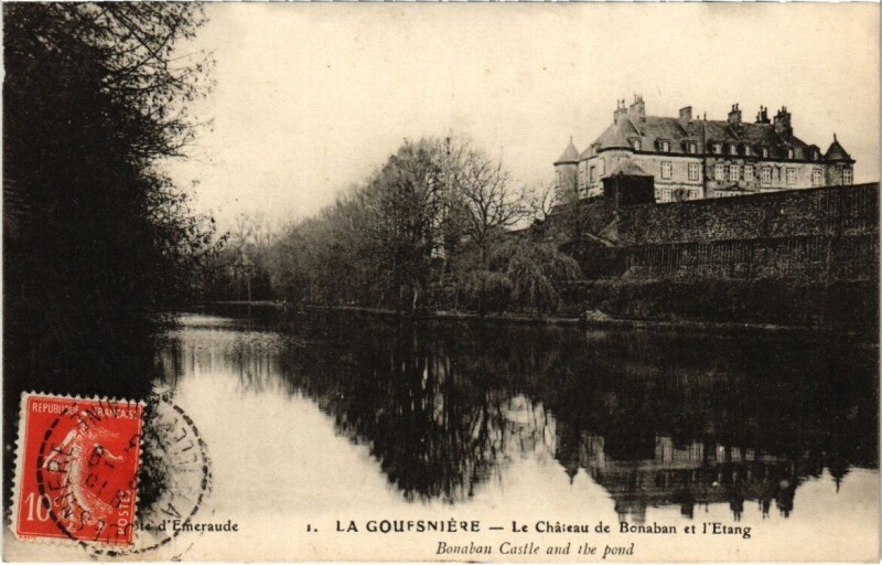 Carte postale ancienne La Gouesniére - Le Le Chateau de Bonaban et l'Etang à La Gouesnière