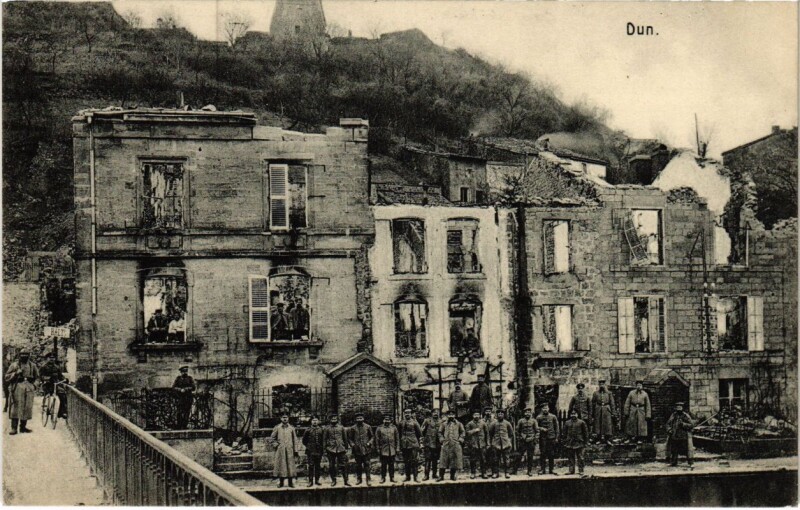 Carte postale ancienne Dun-sur-Meuse - Dun an der Maas - Town Scene - Ruines à Dun-sur-Meuse