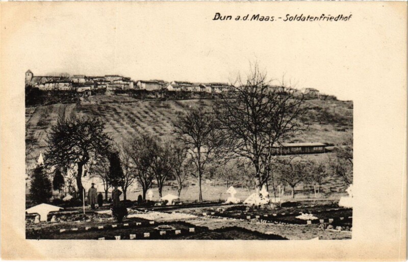 Carte postale ancienne Dun-sur-Meuse - Dun an der Maas - Soldatenfriedhof à Dun-sur-Meuse