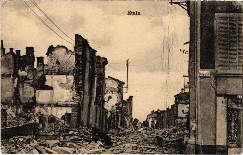 Carte postale ancienne Etain - Town Scene - Ruines à Étain