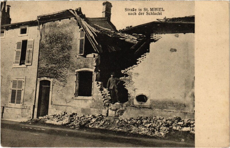 Carte postale ancienne Saint-Mihiel - Strasse in Saint-Mihiel nach der Schlacht à Saint-Mihiel