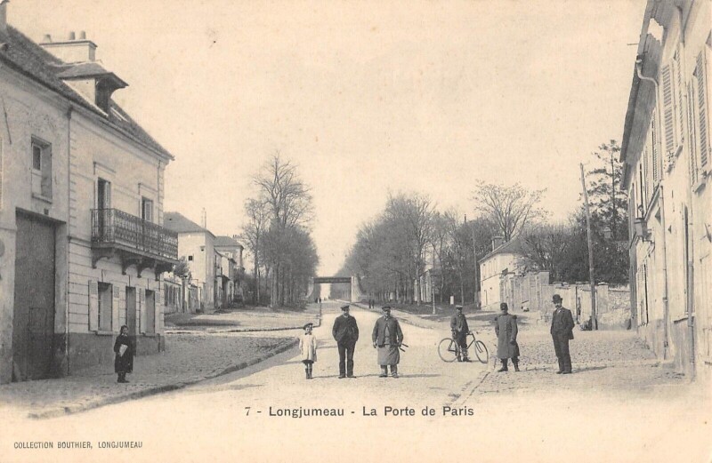 Carte postale ancienne Longjumeau La Porte De Paris à Longjumeau