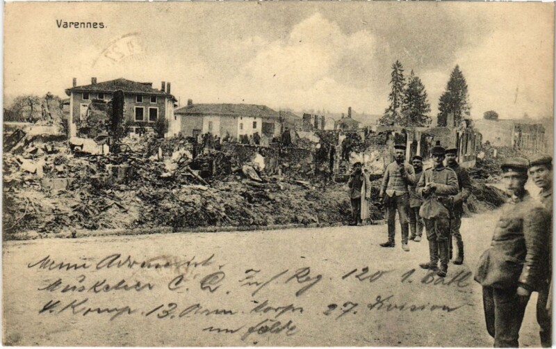 Carte postale ancienne Varennes - Town Scene - Soldiers - Ruines