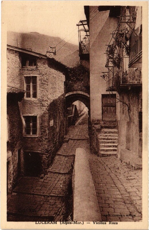 Carte postale ancienne Luceram - Vieilles Rues à Lucéram