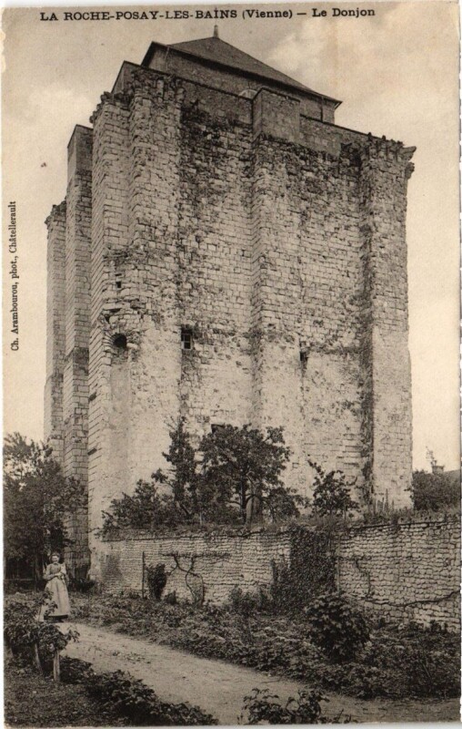 Carte postale ancienne La Roche Posay les Bains - Le Donjon à La Roche-Posay