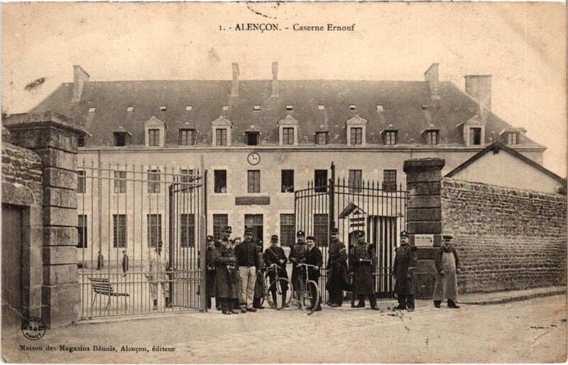 Carte postale ancienne Militaire Alencon - Caserne Ernouf