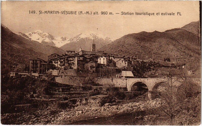 Carte postale ancienne Saint-Martin-Vésubie - Station touristique et estivale à Saint-Martin-Vésubie