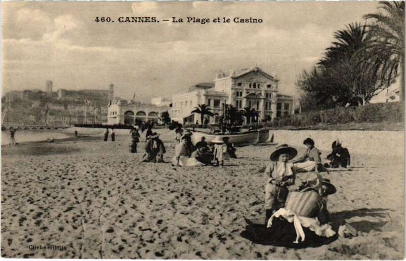 Carte postale ancienne Cannes - Le Plage et le Casino à Cannes