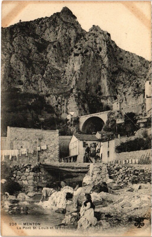 Carte postale ancienne Menton - Le Pont Saint-Louis et la Frontiére à Menton
