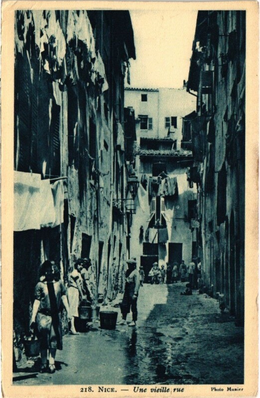 Carte postale ancienne Nice - Une Vieille rue à Nice