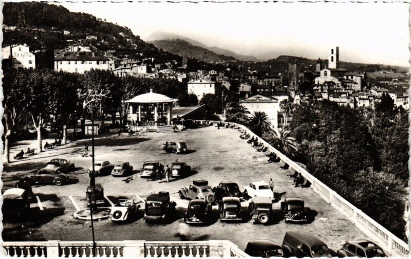 Carte postale ancienne Grasse - La Place du Cours à Grasse