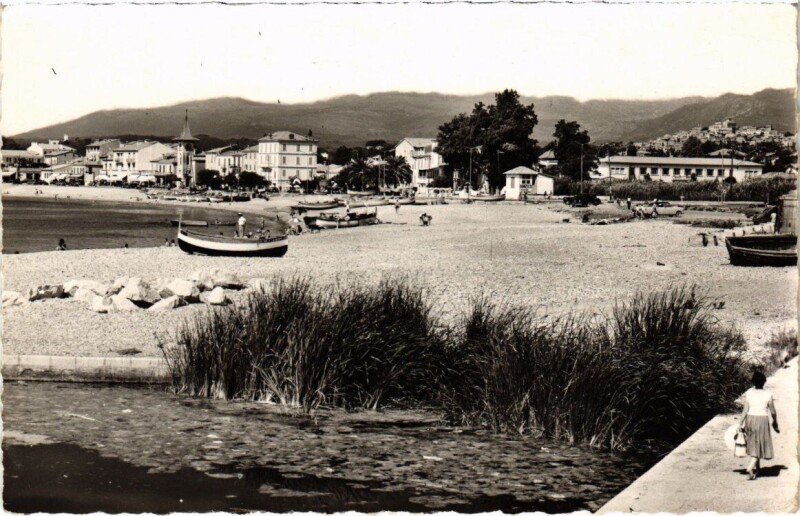 Carte postale ancienne Cote D'Azur -Cros-de-Cagnes - La Plage