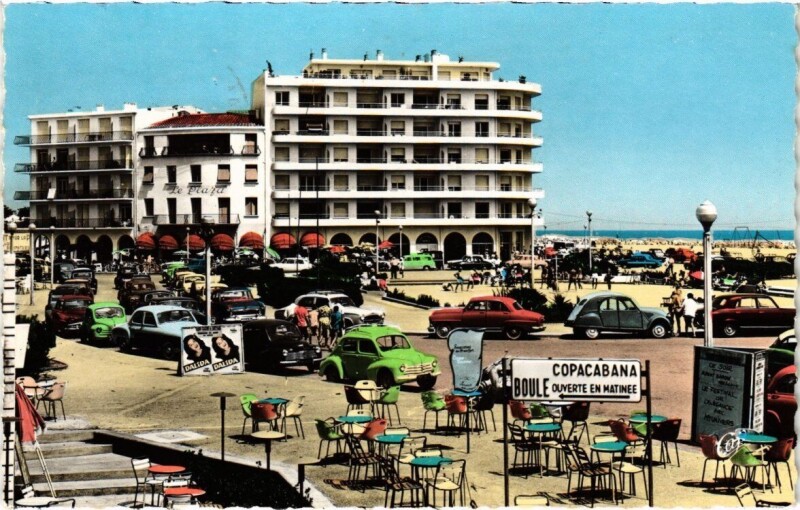 Carte postale ancienne Canet-Plage - Place de la Méditerranée