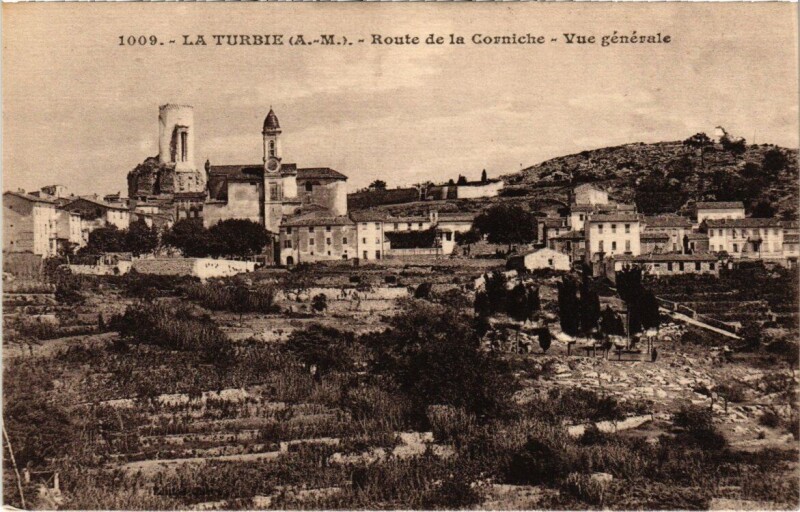Carte postale ancienne La Turbie - Route de la Corniche - Vue générale à La Turbie