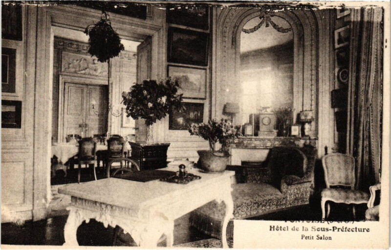 Carte postale ancienne Pontoise - Hotel de la Sous-Préfecture - Petit Salon à Pontoise