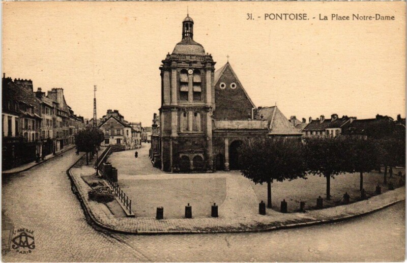 Carte postale ancienne Pontoise - La Place Notre-Dame à Pontoise
