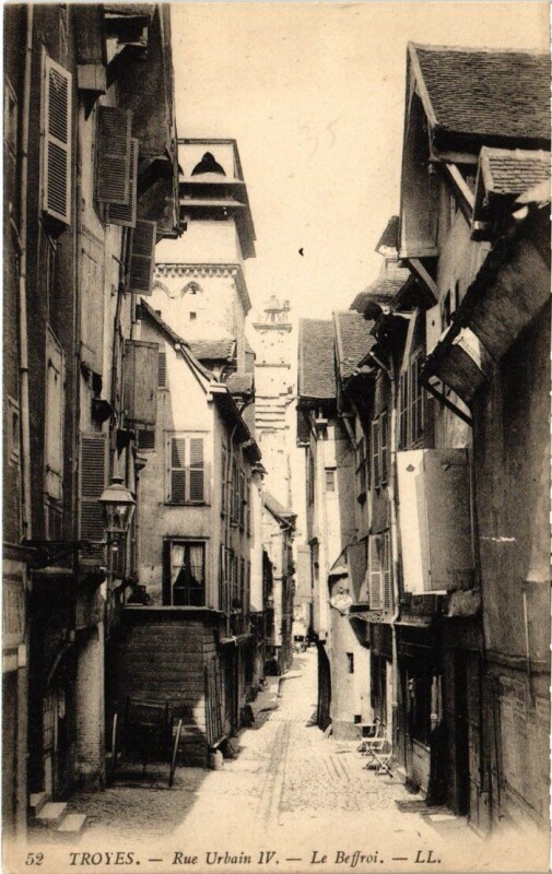 Carte postale ancienne Troyes - Rue Urbain Iv à Troyes