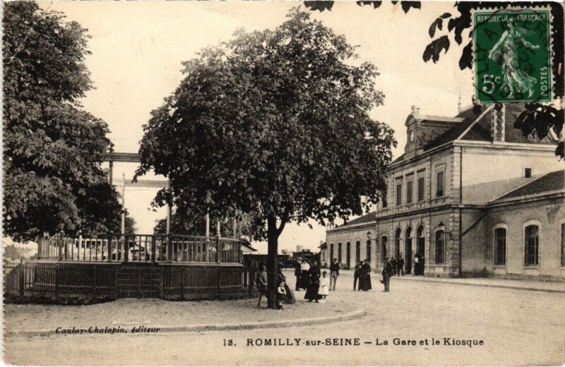 Carte postale ancienne Romilly-sur-Seine - La Gare et le Kiosque à Romilly-sur-Seine