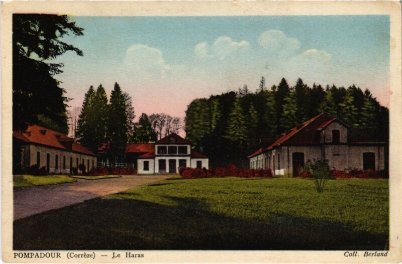 Carte postale ancienne Pompadour - Le Haras