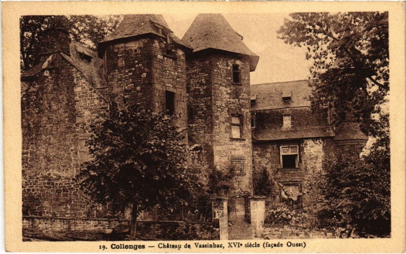Carte postale ancienne Collonges - Chateau de Vassinhac - Facade Ouest