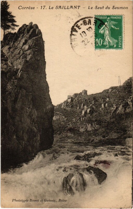 Carte postale ancienne Le Saillant - Le Saut du Saumon