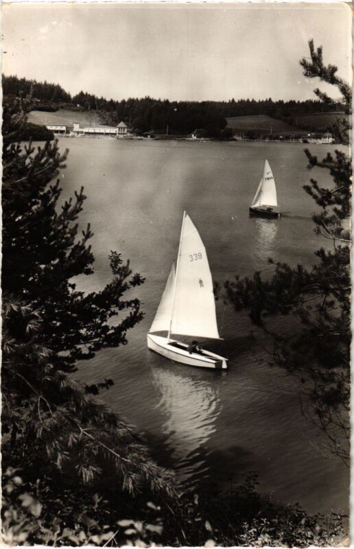Carte postale ancienne Neuvic-d'Ussel - Un Coin du Lac à Neuvic